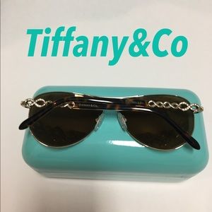 ❌SOLD ❌TIFFANY&CO AVIATOR SUNGLASSES WITH CASE